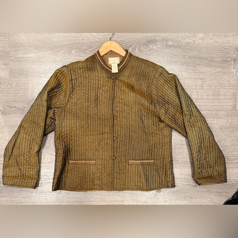 Women’s Vintage APRIL CORNELL Size medium Satin Quilted Jacket dark gold brown